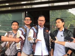 Tom Lembong Dilaporkan ke Bawaslu Atas Dugaan Unggah Pasal Palsu Tom Lembong Dilaporkan ke Bawaslu Atas Dugaan Unggah Pasal Palsu