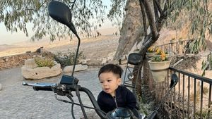 7 Gaya Stylish Baby Izz Anak Nikita Willy di Turki, Ganteng & Menggemaskan