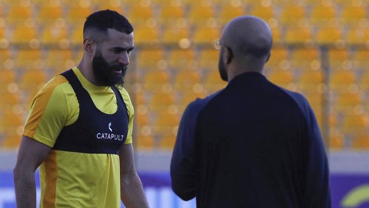 Perdebatan Nuno Espirito Santo dengan Karim Benzema di ruang ganti Al Ittihad bocor. (Foto: AFP/SAFIN HAMID)