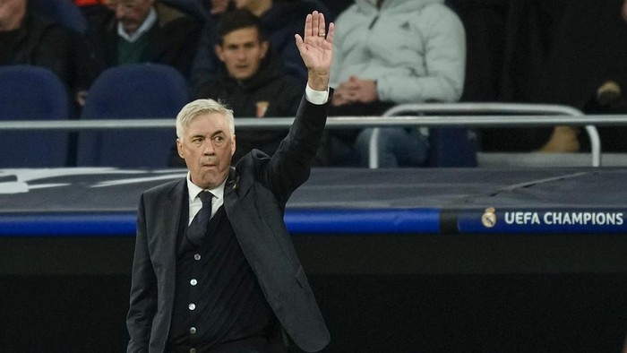 Real Madrids head coach Carlo Ancelotti reacts during the Champions League Group C soccer match between Real Madrid and Braga at the Santiago Bernabeu stadium in Madrid, Spain, Wednesday, Nov. 8, 2023. (AP Photo/Jose Breton)