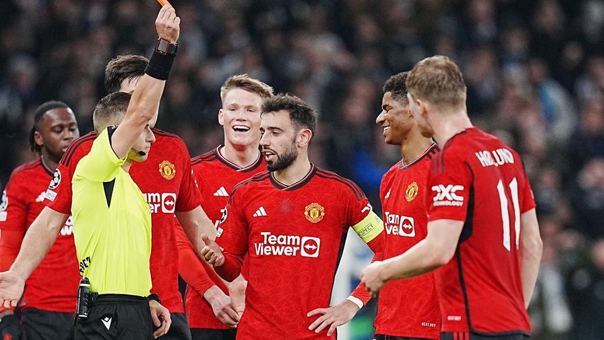 Kartu merah untuk Marcus Rashford, Copenhagen vs MU 2-2 di babak pertama (AP/Liselotte Sabroe)