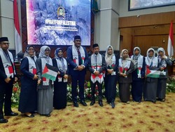 DPRD dan Pemkab Bogor Pakai Atribut Palestina Saat Sidang Paripurna