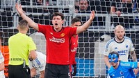 MU kini sudah kebobolan 11 gol dari 4 laga Liga Champions. Dengan gol yang dicetak baru 9 gol, termasuk 5 di antaranya dari Hojlund, Setan Merah pun defisit selisih gol -2. Kini MU menjadi juru kunci grupnya. Foto: via REUTERS/RITZAU SCANPIX DENMARK  