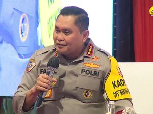 Di Seminar STIK, Kabaharkam Bicara Benteng Takeshi dalam Penanganan Demo Di Seminar STIK, Kabaharkam Bicara Benteng Takeshi dalam Penanganan Demo