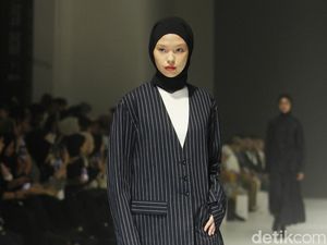 10 Koleksi Sabamodest Tampilkan Busana Monokrom di JFW 2024 10 Koleksi Sabamodest Tampilkan Busana Monokrom di JFW 2024