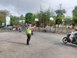 Jalur Jogja-Wonosari Lancar Pagi Ini, Awas Selokan Menganga di Hargodumilah