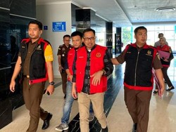 Nasib Eks Rektor Untad Palu Basir Cyio Jadi Tersangka Korupsi-Pengancaman