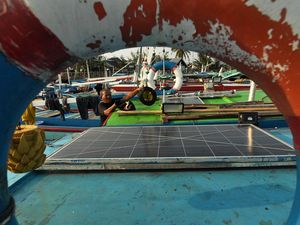 Canggih! Kapal Nelayan Dipasang Panel Surya Biar Hemat Ongkos