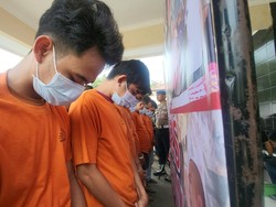 Polisi Tangkap 7 Pelaku Terkait Injeksi NIK Kartu SIM di Sukabumi