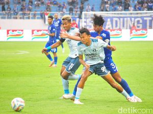 Persita Dibantai PSIS, Divaldo Alves: Pemain Hilang Fokus Persita Dibantai PSIS, Divaldo Alves: Pemain Hilang Fokus