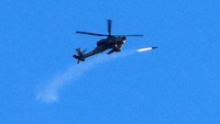 Penampakan Helikopter Apache Israel Bombardir Gaza
