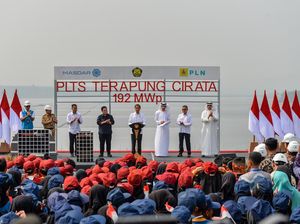 Momen Jokowi Resmikan PLTS Cirata Terbesar di Asia Tenggara Momen Jokowi Resmikan PLTS Cirata Terbesar di Asia Tenggara