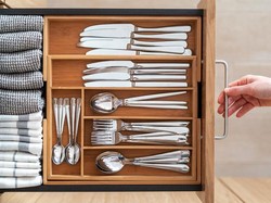 Rahasia Alat Makan Perak Kinclong, Bersihkan Pakai Bahan Ini