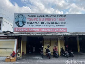 Menikmati Sego Pecel Legendaris Bu Wiryo Dekat UGM, Tenar sejak 1959