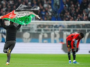 Pesan Menyentuh di Bendera Palestina dalam Duel Copenhagen Vs MU