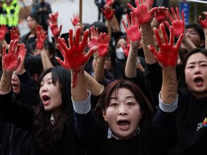 Tangan Berdarah Bela Palestina Muncul di Korsel