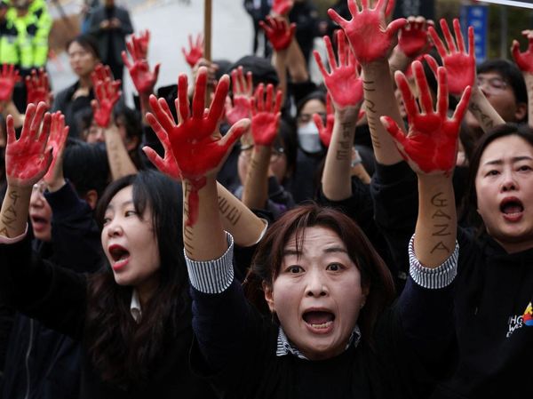 Tangan Berdarah Bela Palestina Muncul di Korsel