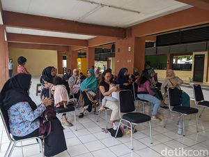 Dosen Bantu UMKM Apartemen Ujungberung Strategi Pemasaran Produk