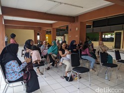 Dosen Bantu UMKM Apartemen Ujungberung Strategi Pemasaran Produk
