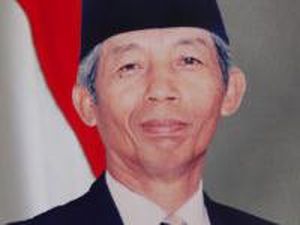 Sosok Mensesneg Sudharmono di Balik Perubahan Kab Surabaya Jadi Kab Gresik Sosok Mensesneg Sudharmono di Balik Perubahan Kab Surabaya Jadi Kab Gresik