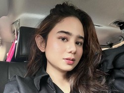 Gaya Tissa Biani & Dian Sastrowardoyo Nongkrong di Warkop, Tak Pakai Makeup