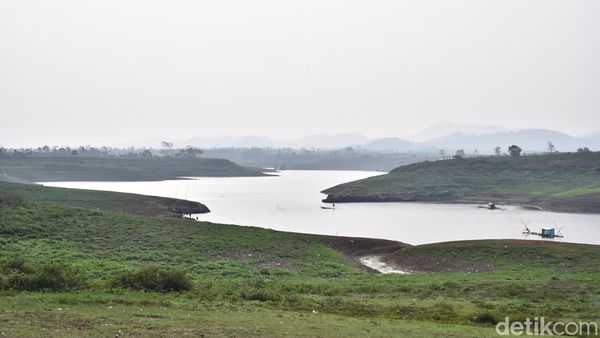 Indahnya Pemandangan dari Tepi Waduk Saguling KBB