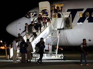 Warga Rumania Dievakuasi dari Gaza Akibat Perang Hamas vs Israel Warga Rumania Dievakuasi dari Gaza Akibat Perang Hamas vs Israel