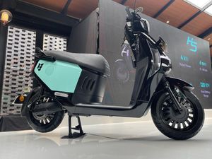 Wujud Motor Listrik Electrum H5 Karya Desainer Lokal Wujud Motor Listrik Electrum H5 Karya Desainer Lokal