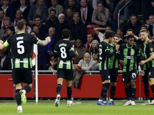 Ajax Vs Brighton: The Seagulls Menang 2-0