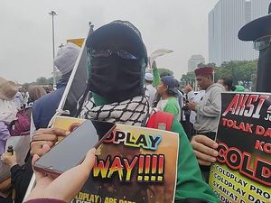 Suara Bu Umi Singgung LGBT dan Serukan Tolak Konser Coldplay