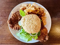 Burger Babi Jumbo Ini Bikin yang Melihatnya Auto Kenyang