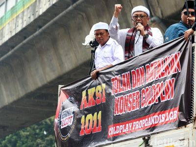 Geranati LGBT Demo Tolak Coldplay di Mabes Polri