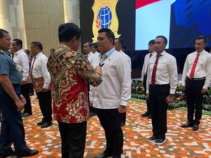 Dirkrimsus Polda Metro Terima Pin Emas dari Menteri ATR-Panglima TNI Dirkrimsus Polda Metro Terima Pin Emas dari Menteri ATR-Panglima TNI