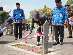 Hari Pahlawan, Pemkab Klaten Lakukan Tabur Bunga di TMP Ratna Bantala