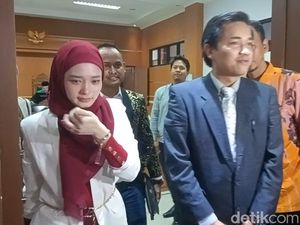 Tok! Virgoun Resmi Bercerai dengan Inara Rusli Tok! Virgoun Resmi Bercerai dengan Inara Rusli