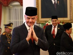 Gianni Infantino Merasa Terhormat dapat Penghargaan dari Jokowi