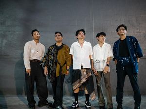 Reaksi Juicy Luicy Jadi Duo/Grup Pop Terbaik AMI Awards 2023 Reaksi Juicy Luicy Jadi Duo/Grup Pop Terbaik AMI Awards 2023