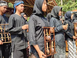 Mengenal Asal-usul Alat Musik Kolotik Khas Ciamis Mengenal Asal-usul Alat Musik Kolotik Khas Ciamis