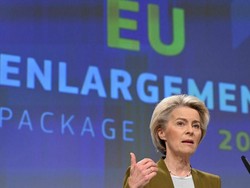 Komisi Eropa Rekomendasikan Perundingan Keanggotaan Ukraina