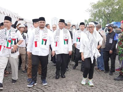 Lihat Lagi Momen Menag Ikut Serta dalam Aksi Bela Palestina di Monas