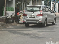 Lubang di Jalan Hasyim Ashari Cianjur Akhirnya Ditambal