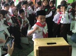 Pelajar Kota Blitar Galang Dana Peduli Palestina dengan Sisihkan Uang Saku