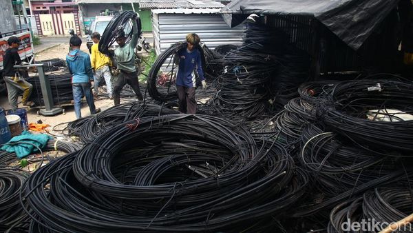 Mendaur Ulang Sampah Kabel Serat Optik