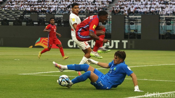 Pertandingan Panama Vs Maroko di Piala Dunia U-17 2023. Laga ini dimainkan di Stadion Gelora Utama Bung Tomo (GBT), Jumat (10/11/2023).