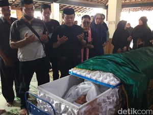 Lirik Nakal Mendiang Cak Diqin dalam Ingatan Pelawak Kirun Lirik Nakal Mendiang Cak Diqin dalam Ingatan Pelawak Kirun