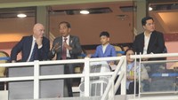 Pertandingan ini turut disaksikan oleh Presiden Joko Widodo.  