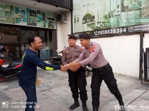 Polisi Tak Hanya Patroli ke PDIP Solo, Tapi Juga ke Markas PSI dan PKB Polisi Tak Hanya Patroli ke PDIP Solo, Tapi Juga ke Markas PSI dan PKB