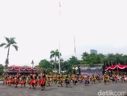 Semarak dan Khidmat Upacara Peringatan Hari Pahlawan di Surabaya