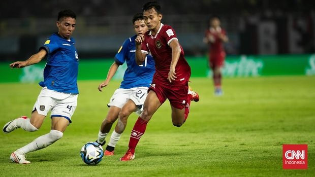 Timnas Indonesia U-17 menghadapi Ekuador dalam laga Piala Dunia U-17 2023. (CNN Indonesia/Adi Ibrahim)