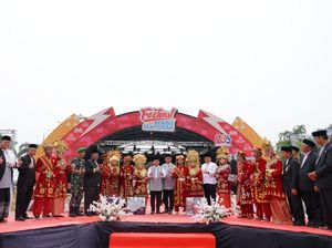 74 Pasangan Nikah Massal di Alun-alun Taman Merdeka Pangkalpinang 74 Pasangan Nikah Massal di Alun-alun Taman Merdeka Pangkalpinang